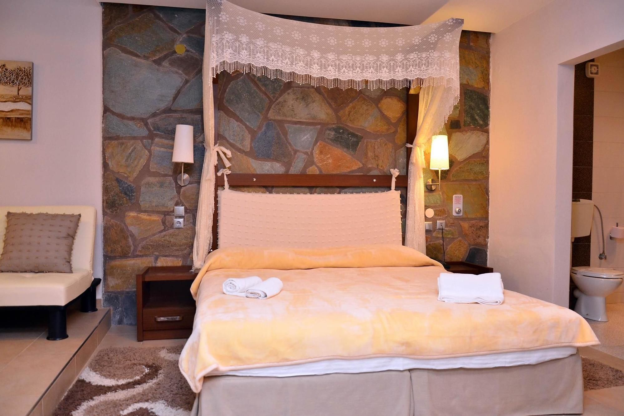 Hotel Konaki Arnaia Zewnętrze zdjęcie